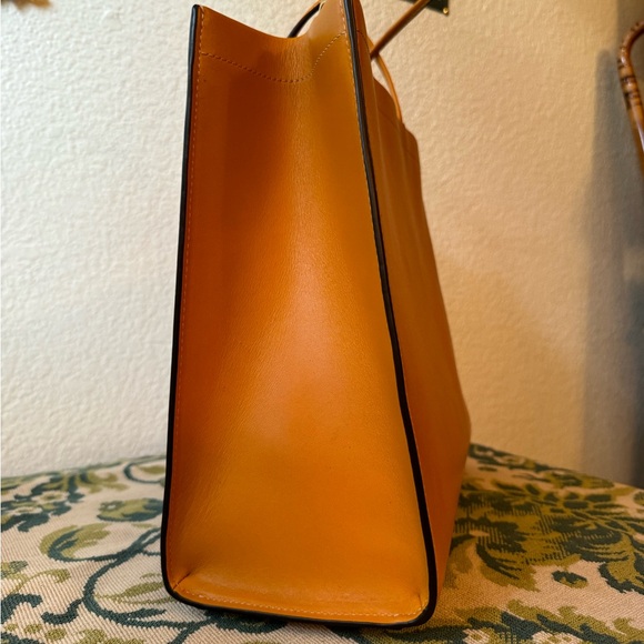 Coach Cashin Carry 32 in Papaya - Picture 3 of 10